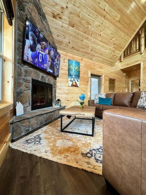 New! Indoor Pool/Ps 5/Hot Tub/Parkway Villa Pigeon Forge Kültér fotó
