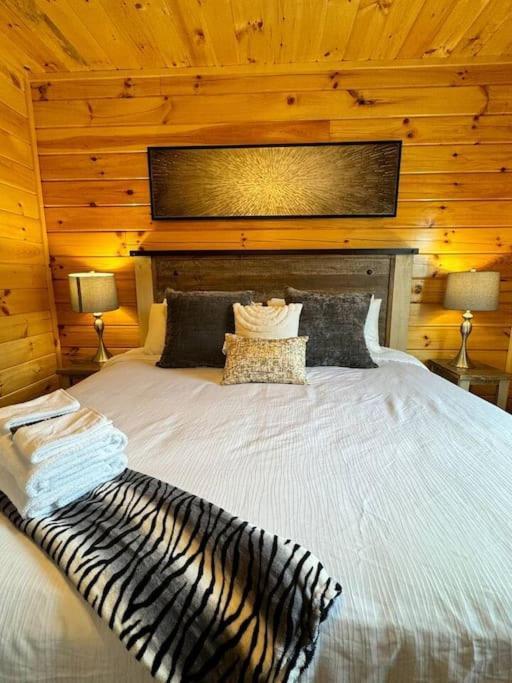 New! Indoor Pool/Ps 5/Hot Tub/Parkway Villa Pigeon Forge Kültér fotó