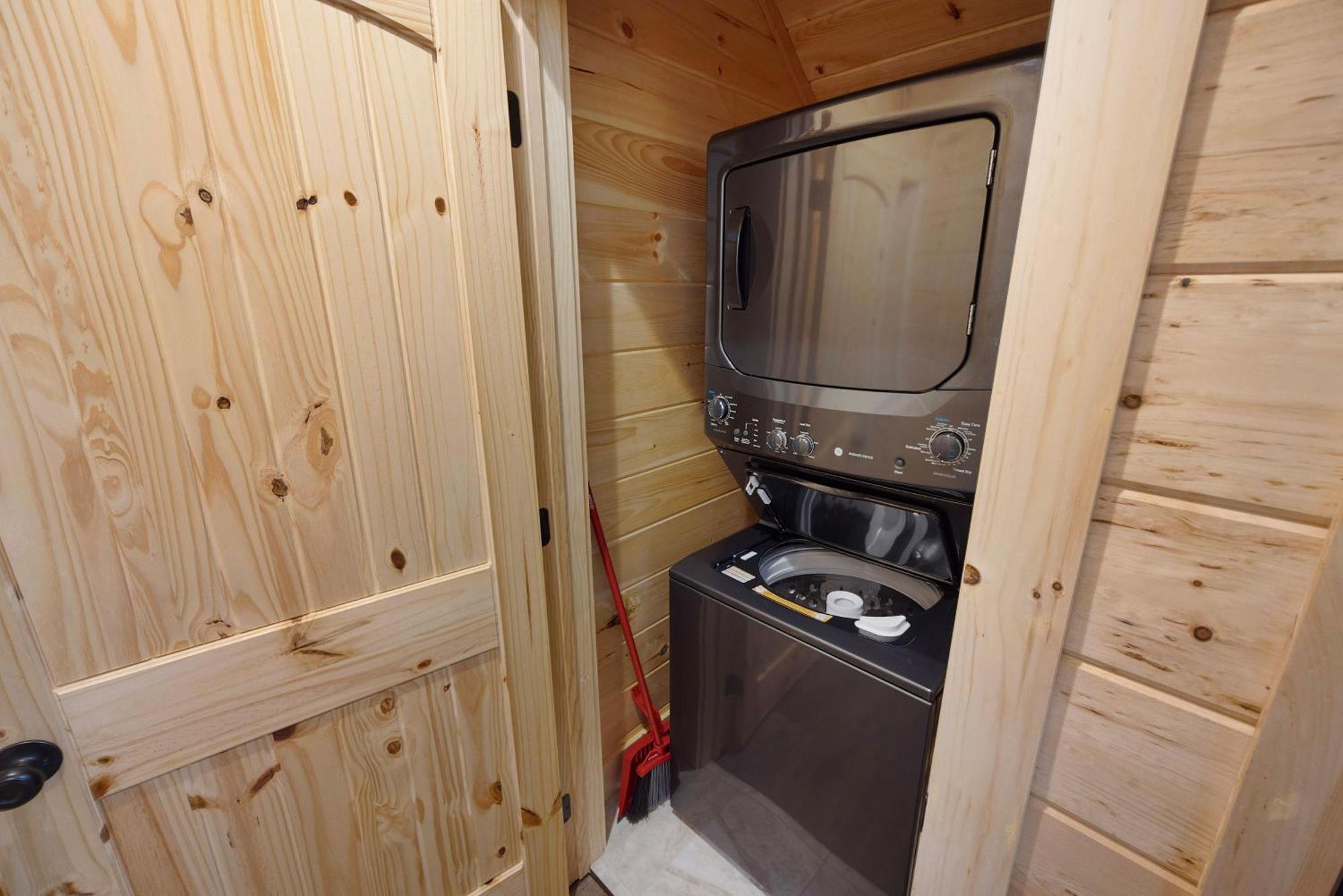 New! Indoor Pool/Ps 5/Hot Tub/Parkway Villa Pigeon Forge Kültér fotó